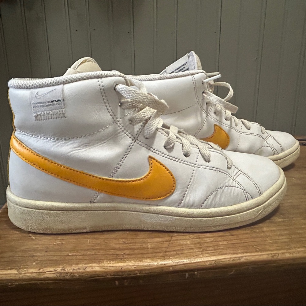 Nike Swoosh 50th anniversary women’s sneakers size 7.5